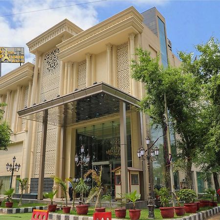The Grand Parisian Hotel Delhi  Exterior foto