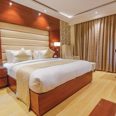 The Grand Parisian Hotel Delhi  Exterior foto