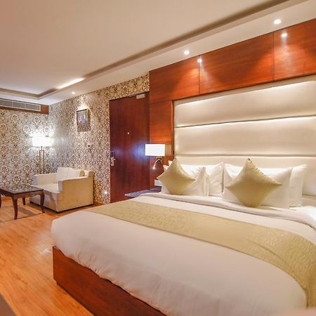The Grand Parisian Hotel Delhi  Exterior foto