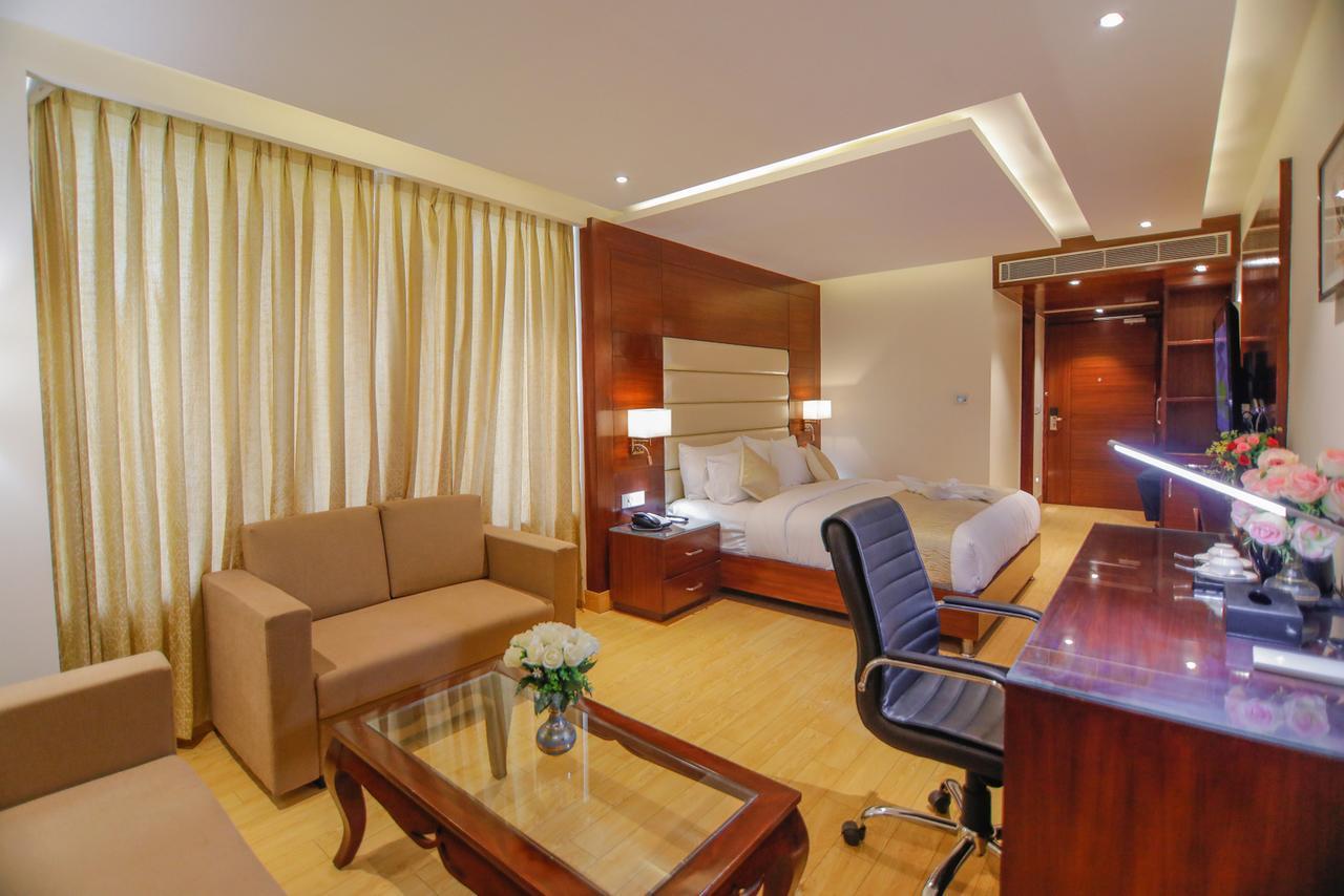 The Grand Parisian Hotel Delhi  Exterior foto