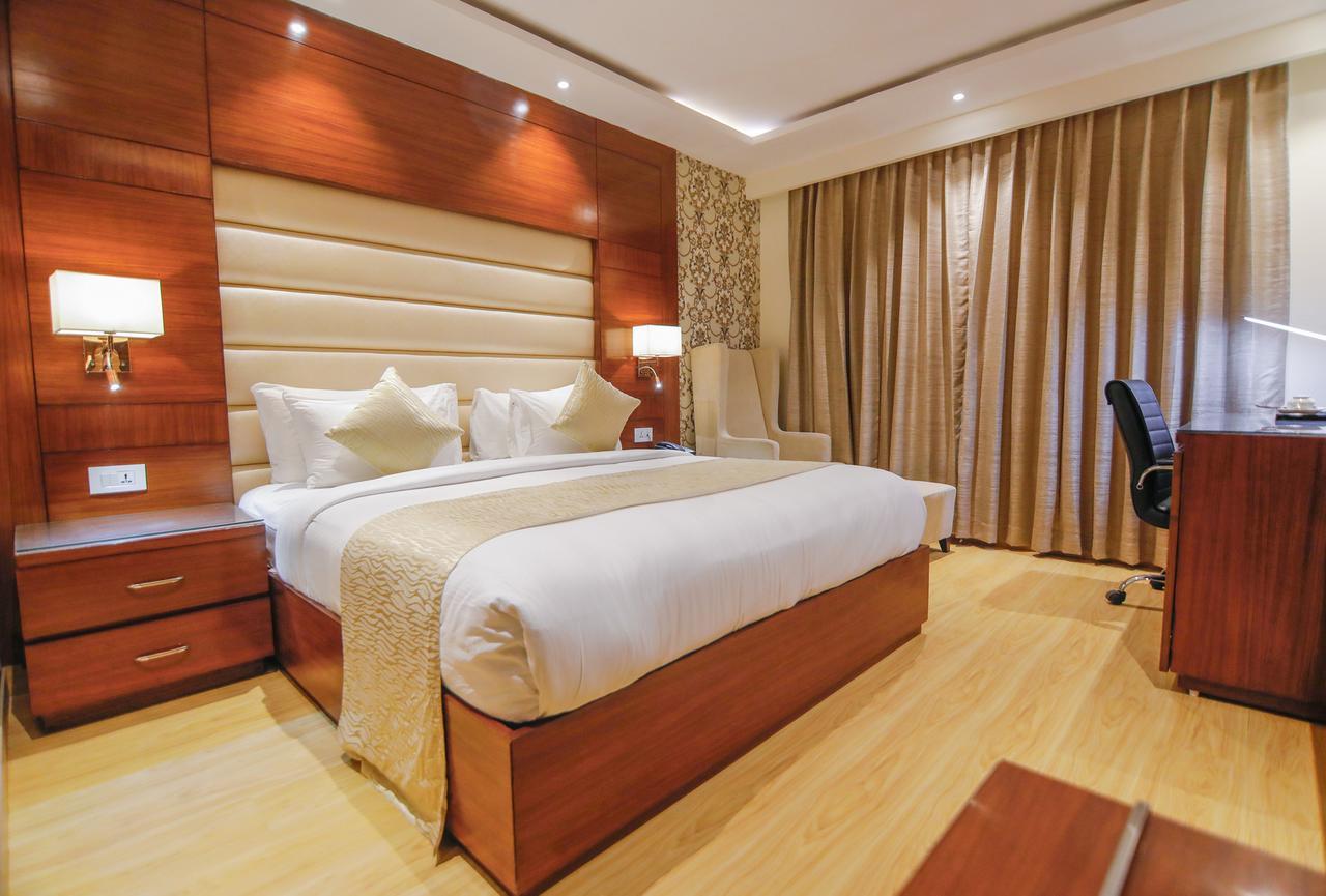 The Grand Parisian Hotel Delhi  Exterior foto