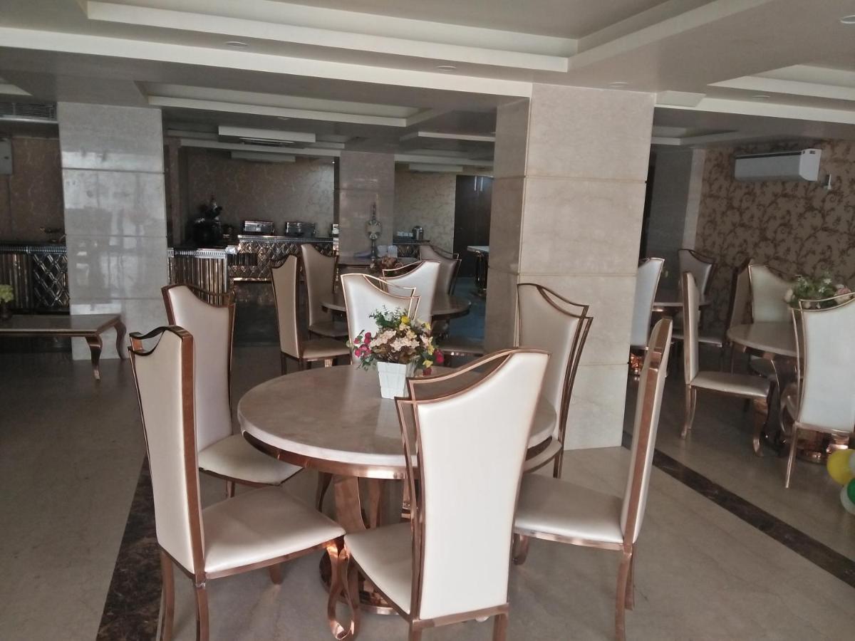 The Grand Parisian Hotel Delhi  Exterior foto